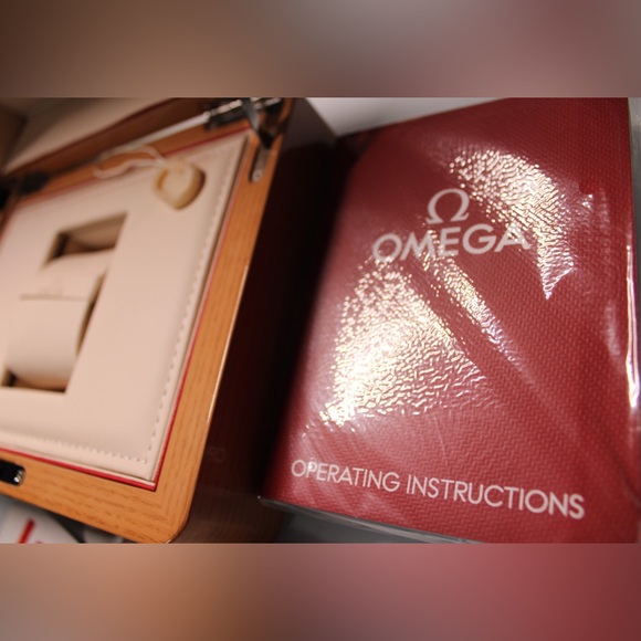 Omega chrono wood box - Picture 8 of 9